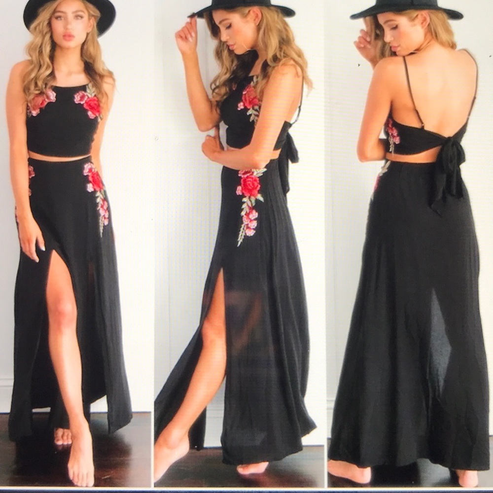 2 Piece Embroidered Strappy Crop Top Set - Picture 6 of 8